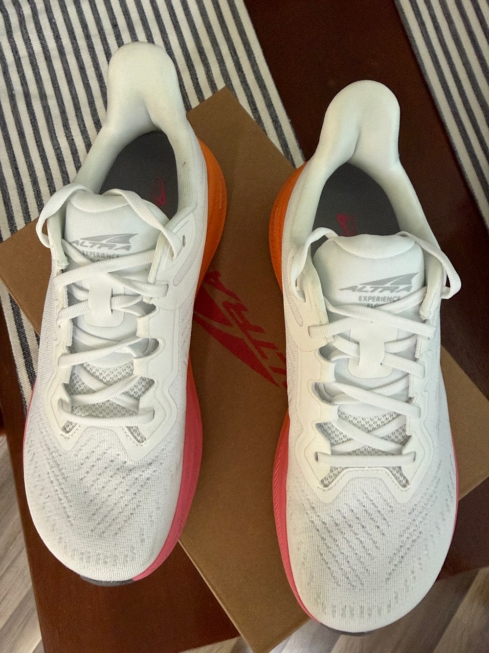 Altra Experience Flow 2 Women's size 9.5 - Picture 3 of 8